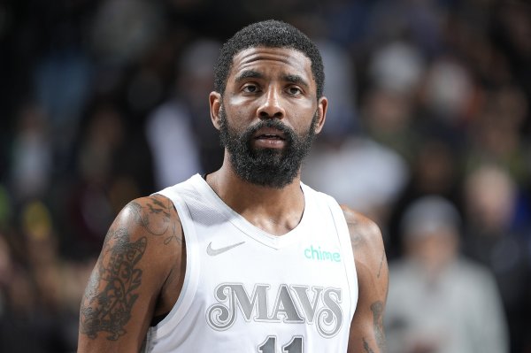 VILLANUEVA: Irving là top 10 t