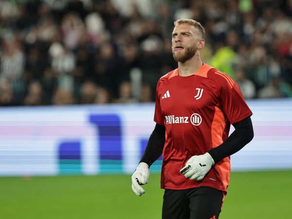 Cựu cầu thủ Juventus: Maignan 