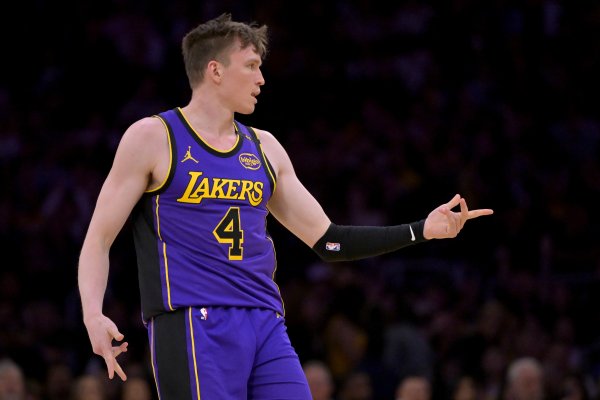 Phóng viên Mỹ: Lakers thực hiệ