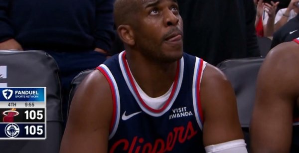 Đón kịp thời! Paul tung cú sút