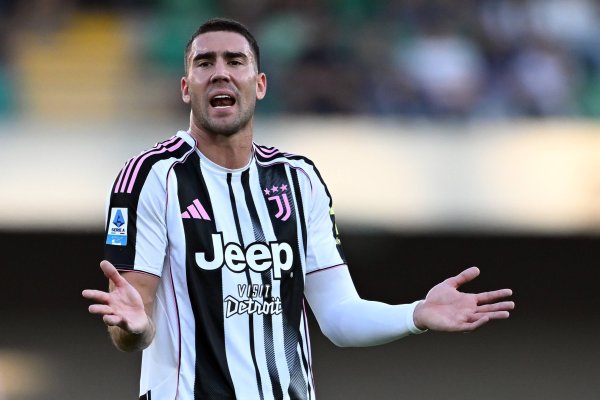 CEO Juventus nói về hợp đồng c